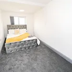 Remarkable 4-Bed House In Bradford