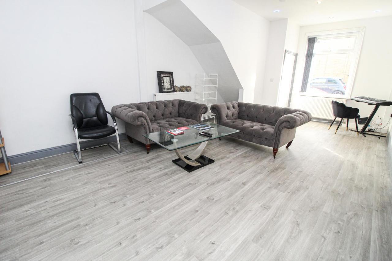Remarkable 4-bed House In Bradford *