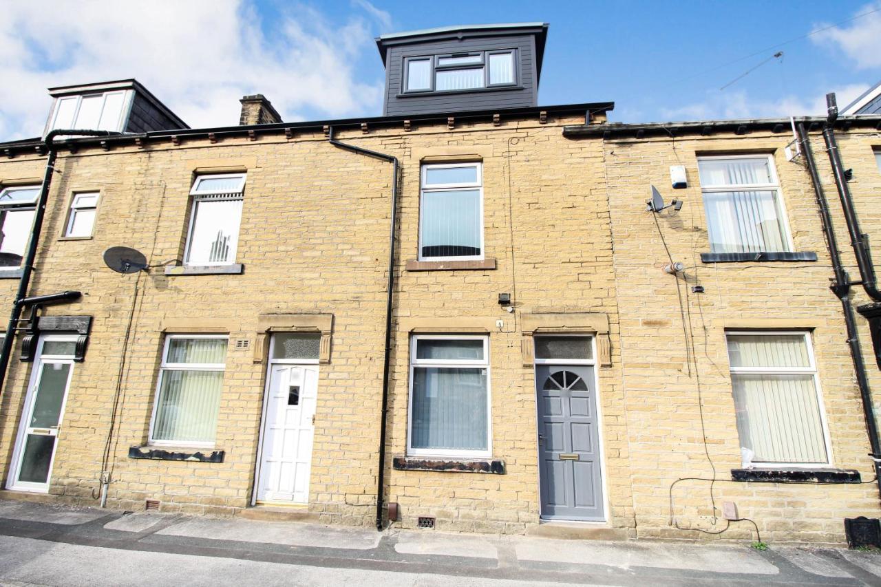 Remarkable 4-bed House In Bradford