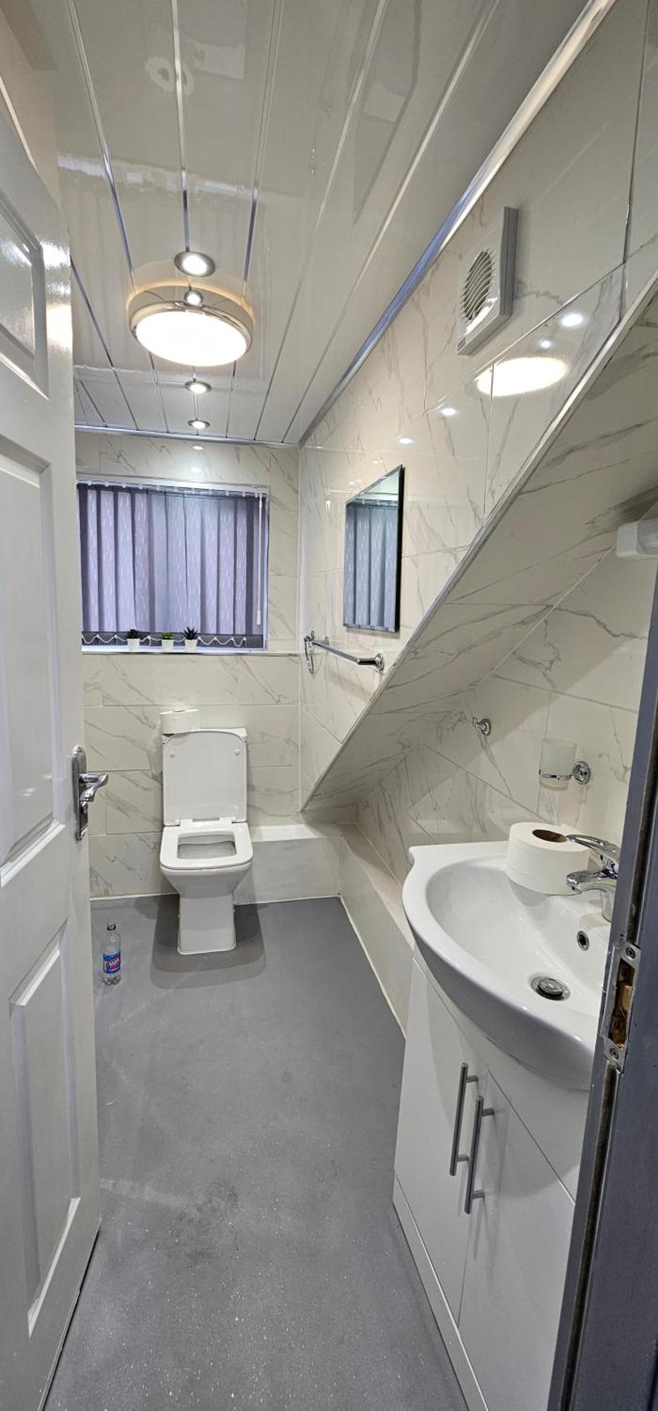 Remarkable 4-bed House In Bradford *